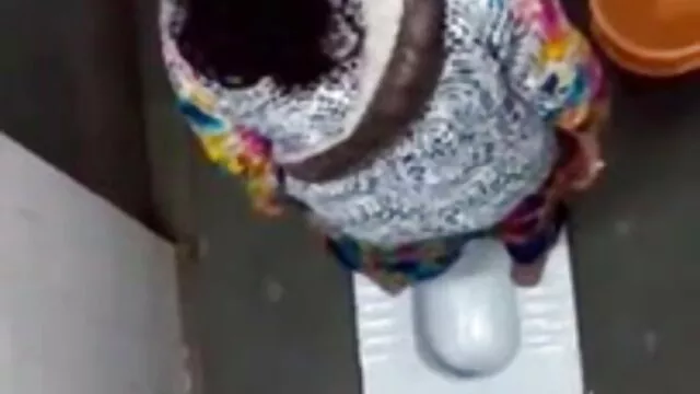 سکول Tia جونز بدل جاتا ہے بلی اس کی کھال پر سکس ترکی از کون Vibrator ان کی پسندیدہ
