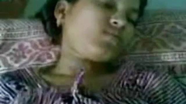 Gia Paige خود کو مطمئن سکسی ترکی کرنے کے لئے براہ مہربانی باس
