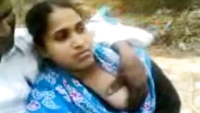 چللاو کے ساتھ ایک رقص ترکی سکس ویٹریس