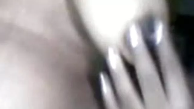 سرخ بالوں والی خود fingering دو سکس های ترکی dildo کے ساتھ ایک بار میں