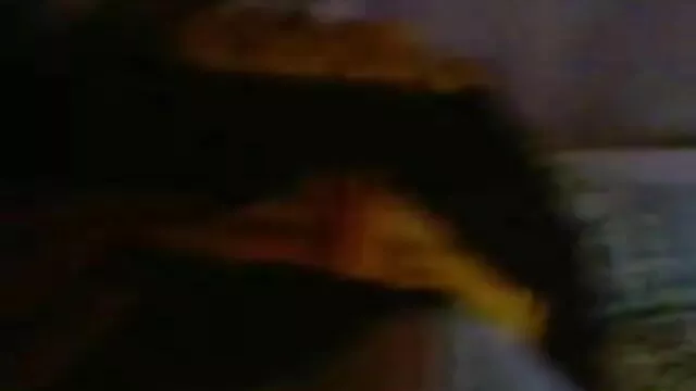 سنہرے بالوں والی سکس ترکی خوشکل مسلسل اس کے باہر بڑا dildo کے ساتھ مشت زنی