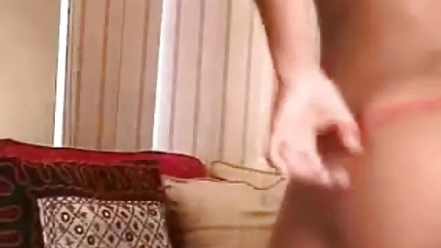 کارمین کروفٹ خوش رسیلی cunt فلم سکس ترکي کے ساتھ ایک مصنوعی لنڈ