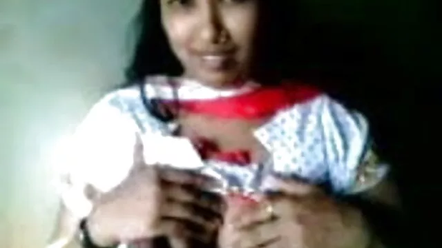 سنہرے بالوں والی ، teases سکس گی ترکی کے ساتھ ایک dildo کے