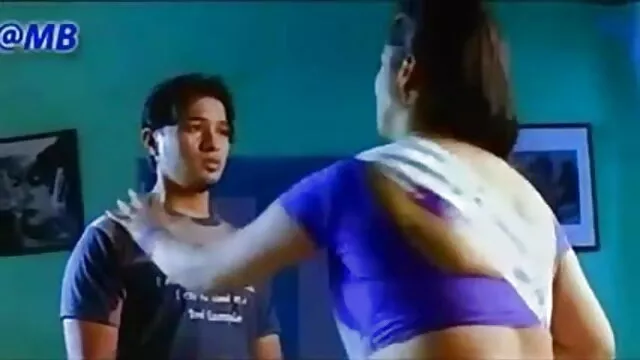 ہارر کے ساتھ ایک ننگی لڑکی !!! کلیپ سکسی ترکی