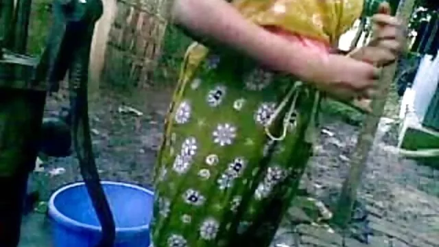 Alexis کے کیپری آمادہ Shyla سکس ترکی باحال Jennings پر سونے کے لئے نئے سال کی شام
