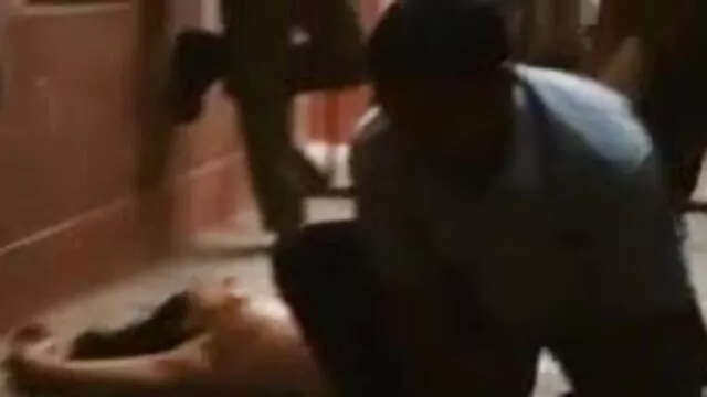 سنہرے بالوں ترکی سکی والی کے ساتھ بڑی کینڈی