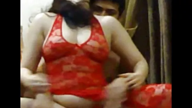 وہ جھکی اپنی جینس اور کلیپ سکسی ترکی ایک نقطہ پر رکن