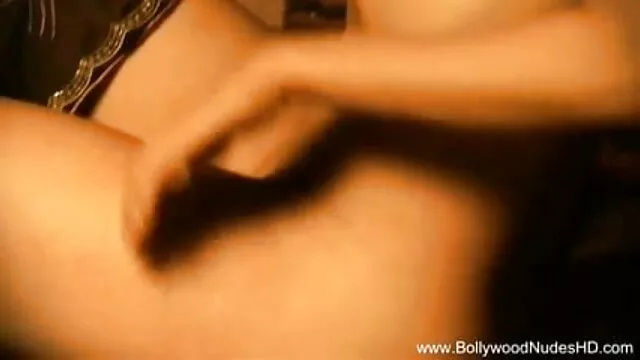 یما Ryder bangs کے خود کو اور سکس گی ترکی مزہ ہے ایک vibrator کے ساتھ