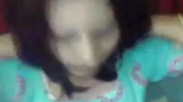 تین سونے میں ایک روشن کمرے میں سکس ترکی مخفی