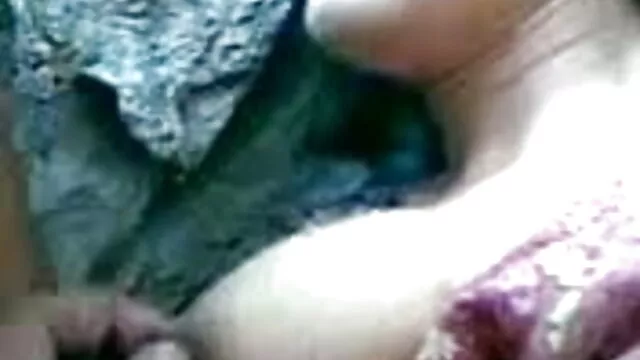 وینیسا Veracruz میں مشت زنی کے افلام سکسی ترکی درمیان پتھروں دھوپ موسم میں